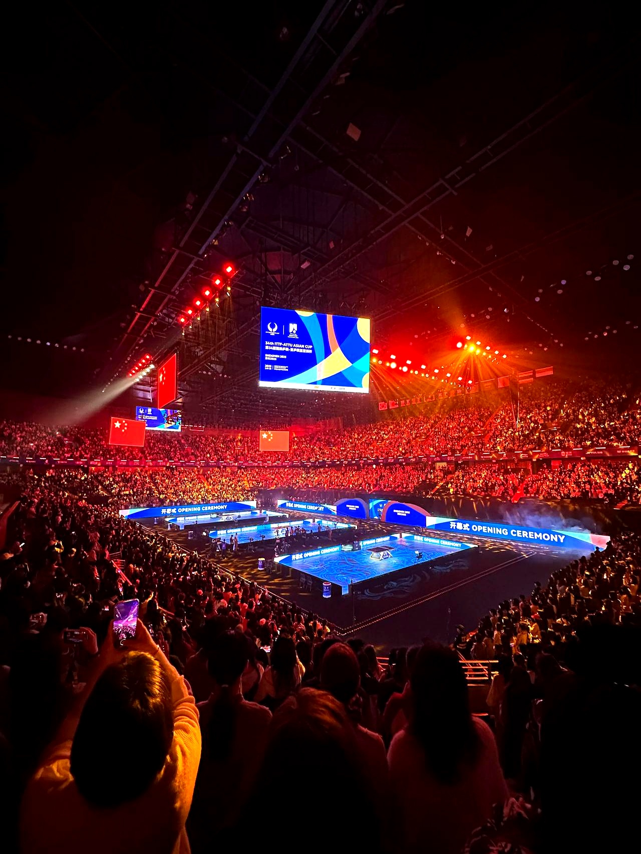 包含现场氛围:观众席座无虚席,气氛火热沸腾!的词条 包含现场氛围:观众席座无虚席,气氛火热沸腾!的词条