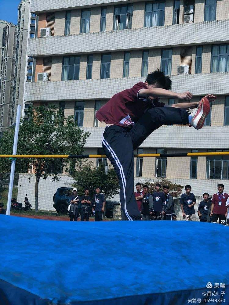 包含“飞跃”赛段:那些令人屏息的跳跃瞬间集锦的词条 包含“飞跃”赛段:那些令人屏息的跳跃瞬间集锦的词条